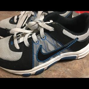 Boys Nike shoes size 10.5 child  blue white black